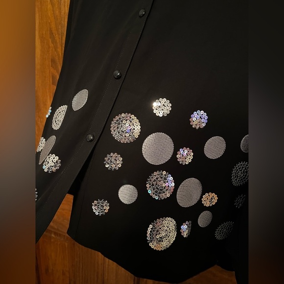 Susan Graver Black Silver Sequin Button Up Blouse Size Medium - Picture 5 of 10